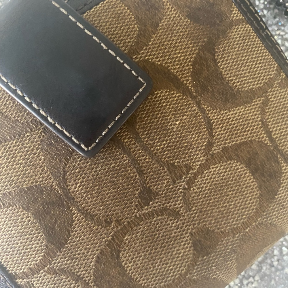 Used Coach Wallet - Picture 4 of 8